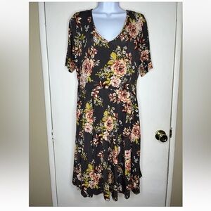 Women’s Dress Size XL Torrid Super Soft Floral Short Sleeve Knee Length